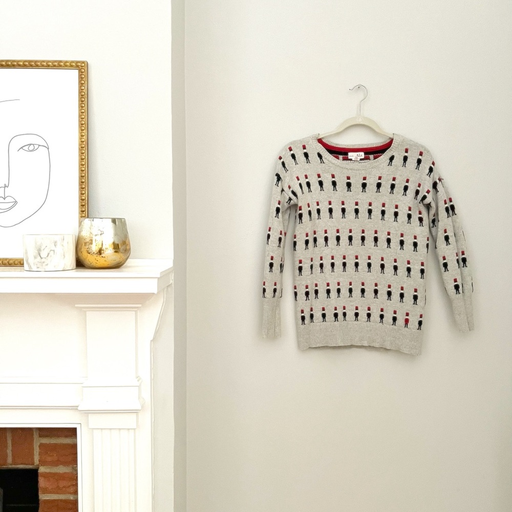 Nutcracker Print Sweater / Size Medium / Shrinkin… - image 1